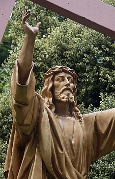  Station 2 : Jesus nimmt sein Kreuz auf sich ( Detail ) 