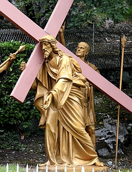  Station 4 : Jesus begegnet seiner Mutter 